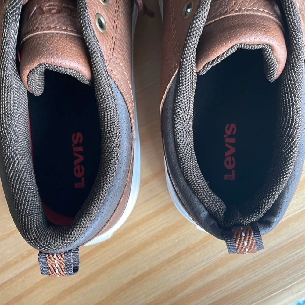 NEW in‎ Box! Levi Men's Alpine Brown Sneaker